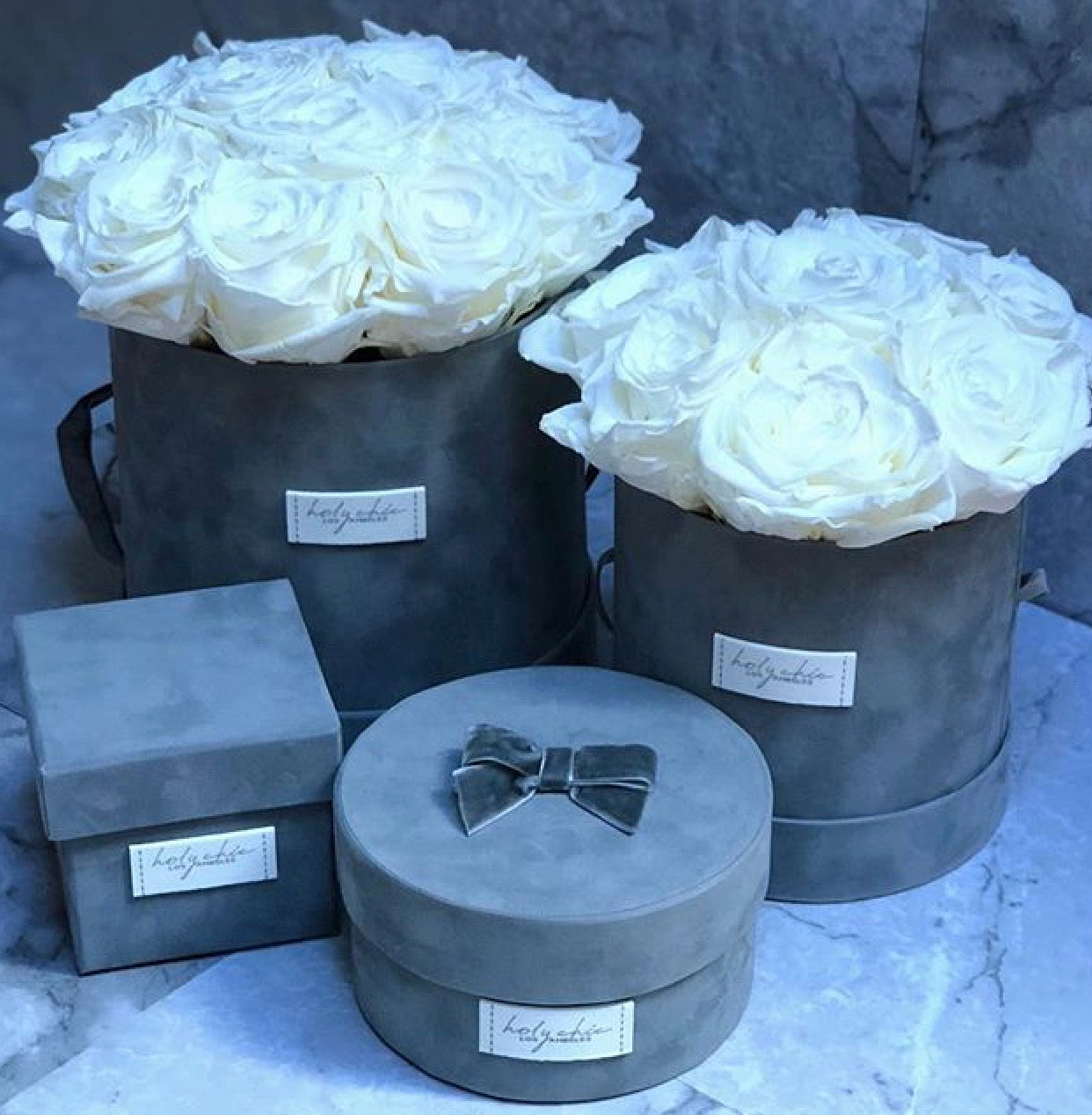 Preserved roses in a European style hat box