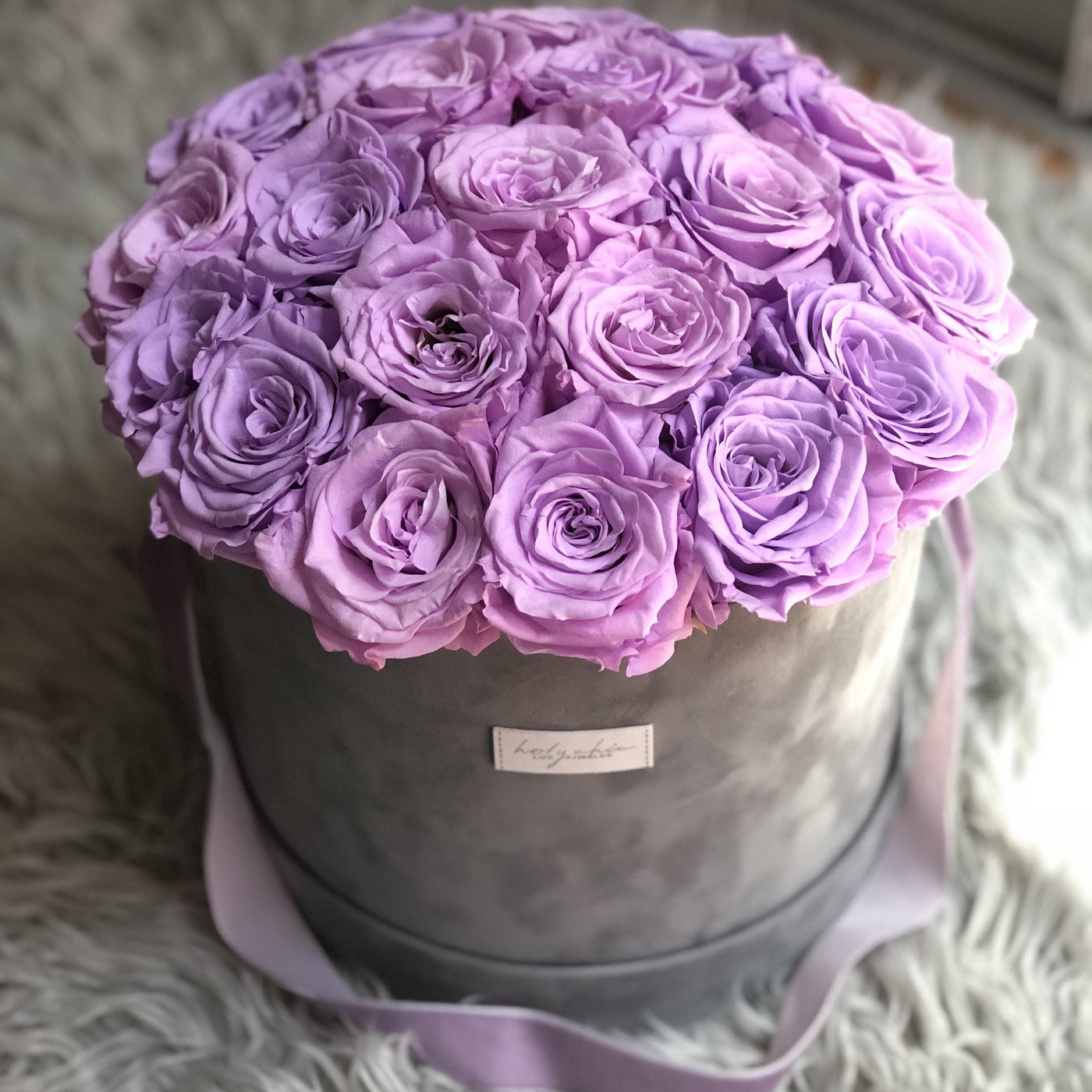 Preserved roses in a European style hat box