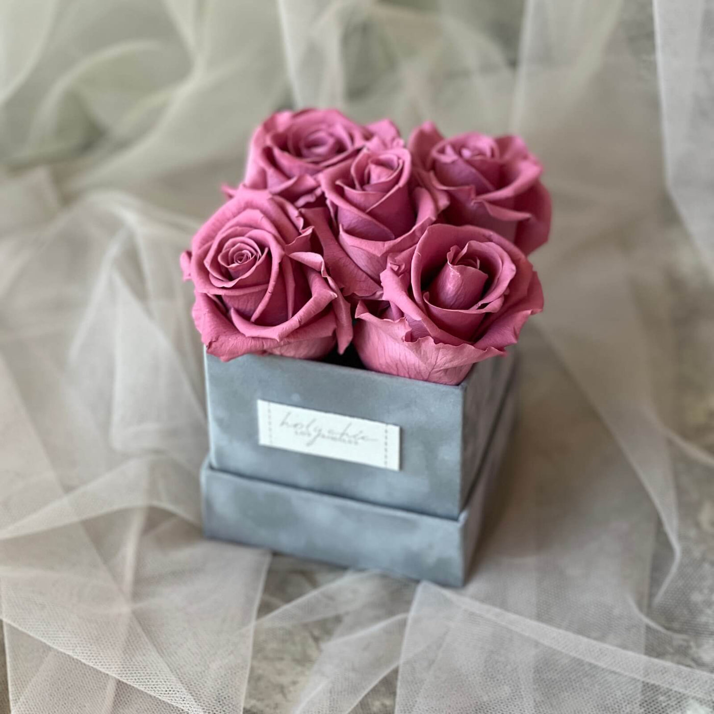 Chic Rose Hat Box - $95-$150 — Village Green Flowers & Gifts