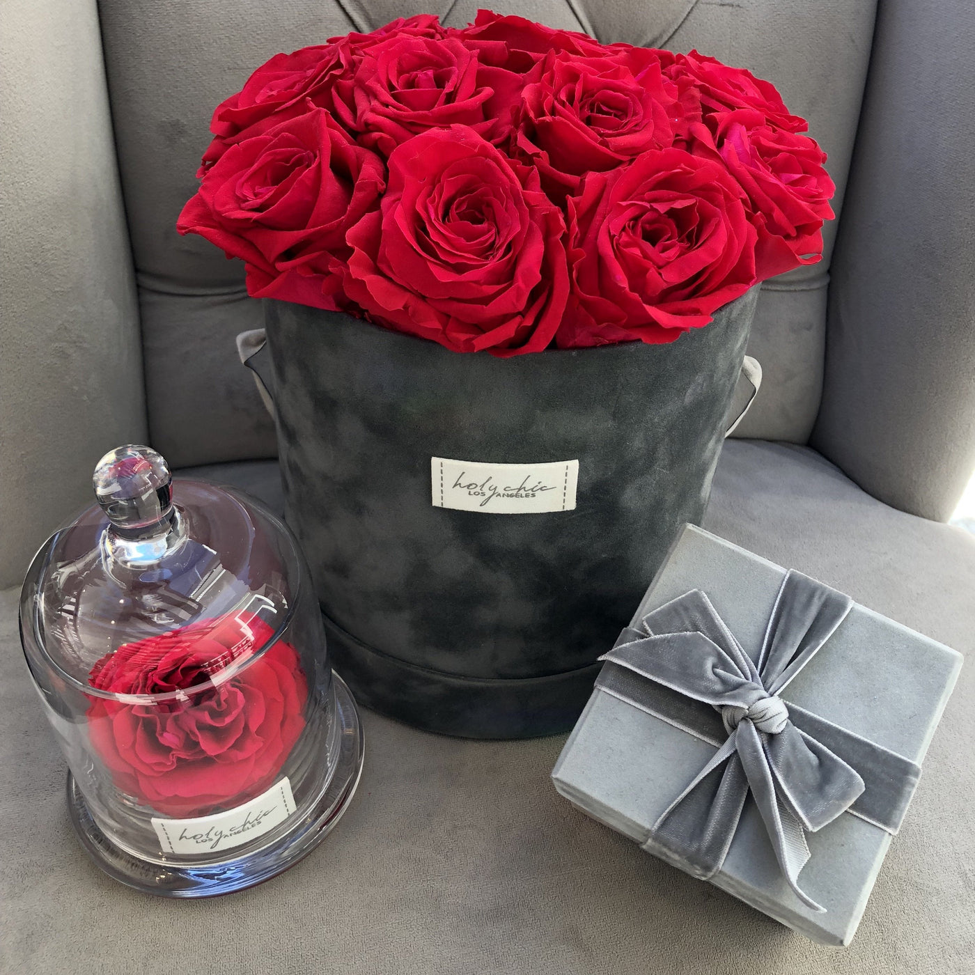 Preserved roses in a European style hat box