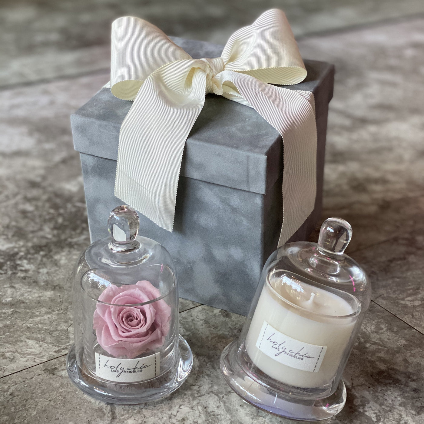 Forever rose and a scented candle in a velvet hat box